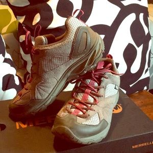Women’s Hiking Merrell shoes